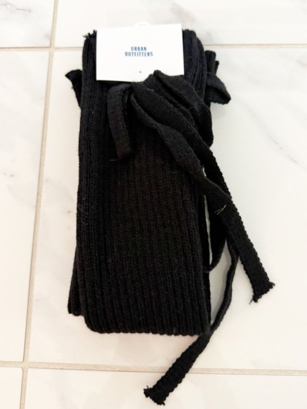 URBAN OUTFITTERS UO Tie Ribbed Knit Leg Warmers BLACK O/S NEW - Picture 2 of 5